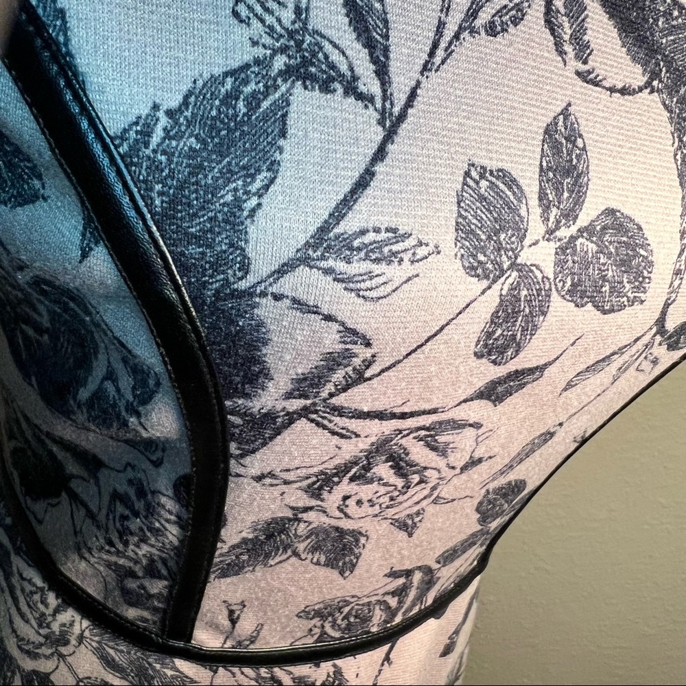 Maurice’s Cap-sleeve Dress with Floral Pattern and Faux-Leather Trim Sz … - Picture 4 of 9